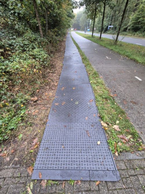 Verhuur kunststof vloegtegel 120x80x4cm